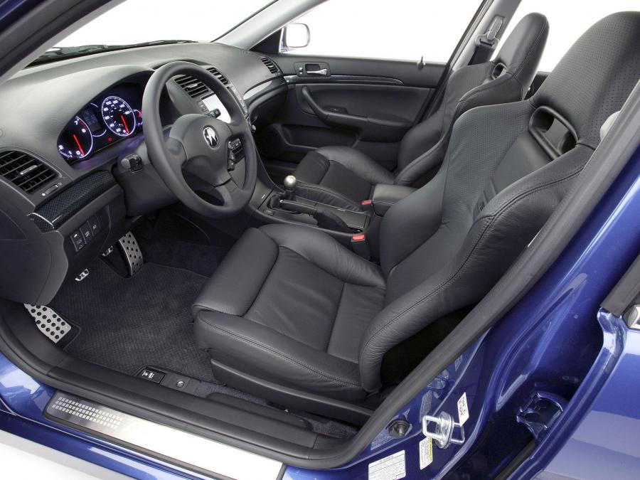 Интерьер Acura TSX A-Spec Concept 2003 года  (фото 3 из 3)